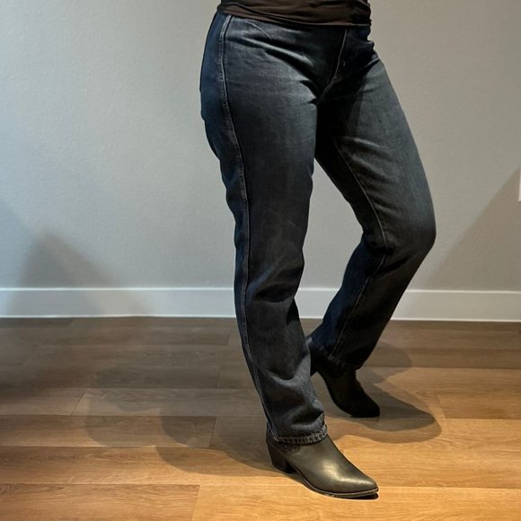 BANANA REPUBLIC CURVY STRAIGHT JEAN - Picture 2 of 6